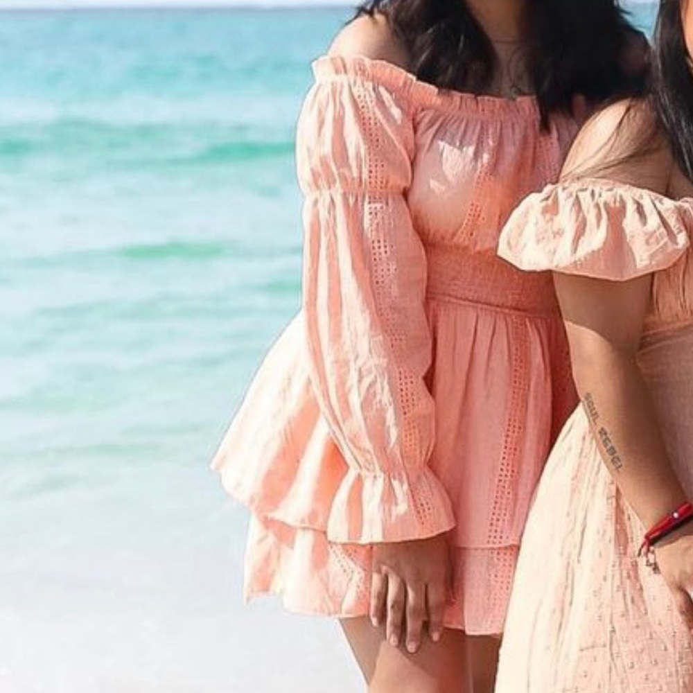 Pretty Little Thing Peach colored dress! Would be perfect for spring/summer!!